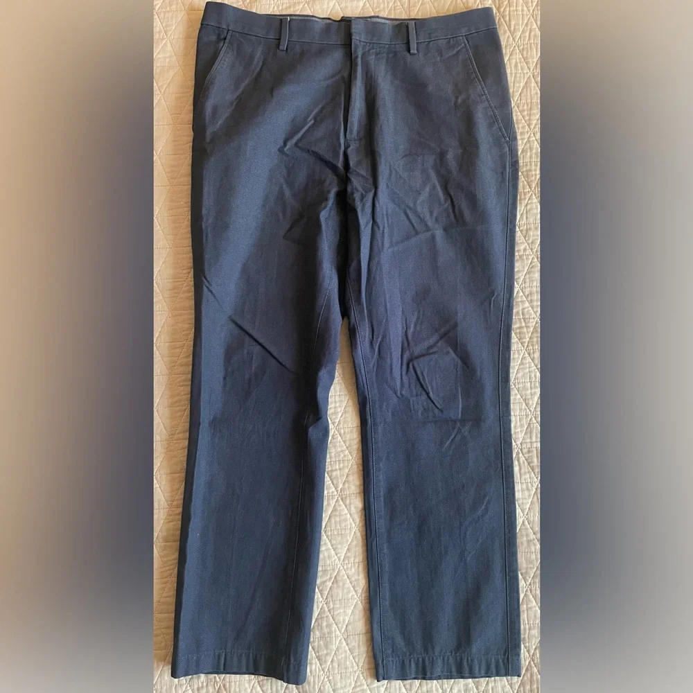 BANANA REPUBLIC Flat Front Cotton Dobby Nailhead Kenfield Pant in Navy Size 33‎
